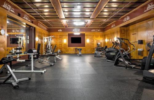 CozySuites The Block - Direct Skybridge Access #2 - Foto 31