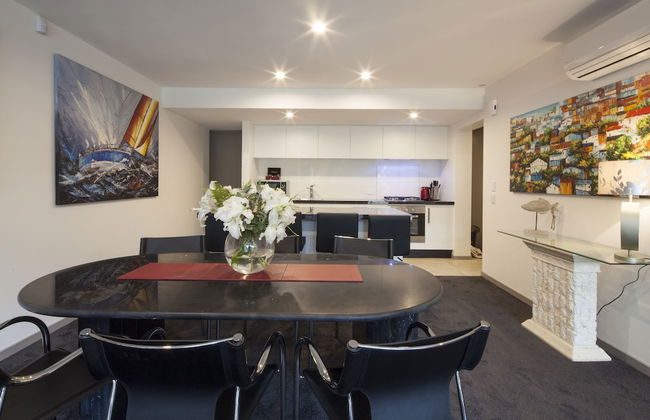 22 Hallenstein Apartments by Staysouth - Photo 13