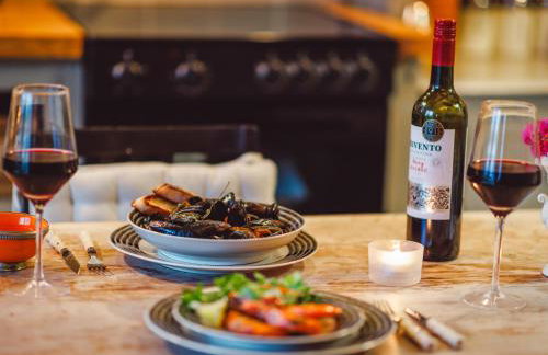 The Challoners - Photo 5