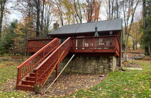 Cubs Den - Hot Tub- Walk to Lake- Fire Pit - Kayaks - Foto 4