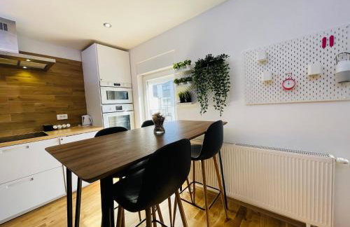 Violet Apartment by Alex Rafael - Photo 16