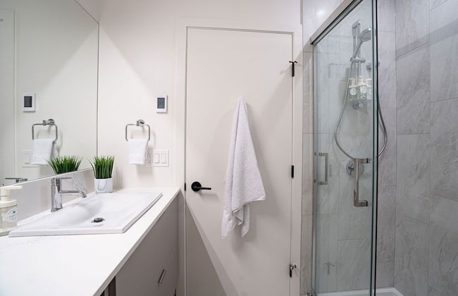 Huckin' Harry's by Revelstoke Vacations - Photo 34