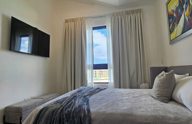 The Beach Spacious 2 Bedroom 2 Bath Apartment on top Floor With Stunning Views - Photo 4