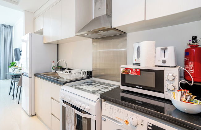 Tanin - Stylish Apartment With Balcony And Cityscape Views - Photo 5