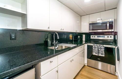 CHIC AND COZY 1 Br and 1Bth Suite on Collins Ave - Foto 9