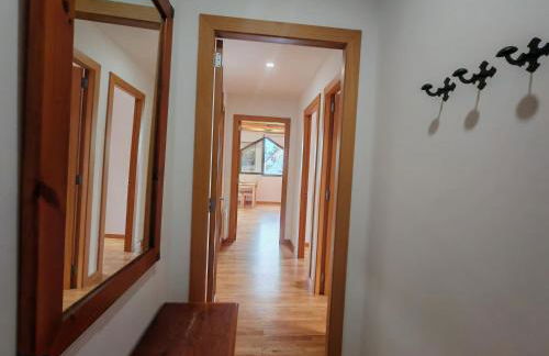 Chimenea y cocina moderna, encanto rústico con confort - Aüt 3 - Foto 10