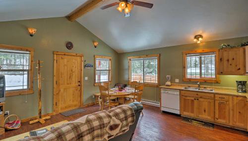 Hungry Horse Cabin Deck, Fire Pit, Near Glacier! - Foto 5