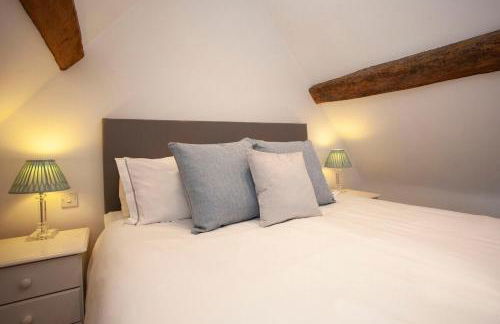 Charming Country House Nr Bath - Photo 13