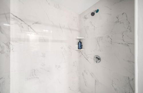 4BR1BTH South Boston Apt perfect for commutes - Foto 14