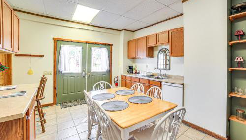 2 Mi to Ice Caves: Pet-Friendly Eben Junction Apt - Photo 2