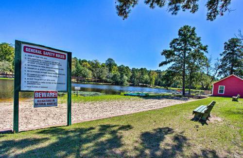 Holly Lake Retreat w/ 2 Community Pools & Yard - Foto 35