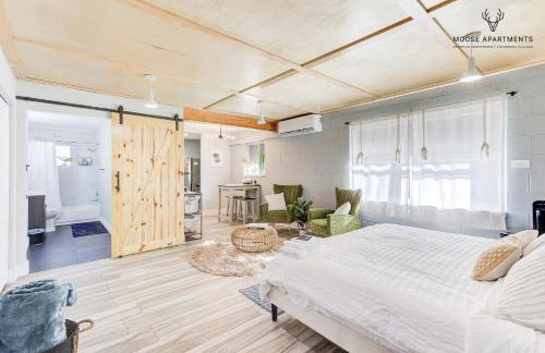 The Moose #6 - Modern Luxe Studio with Free Parking & King Bed - Foto 8