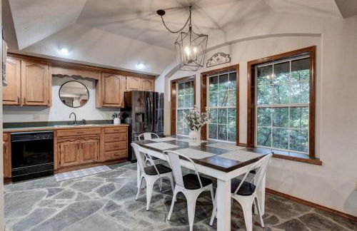 Rural 6 bedroom cabin - With a Hot Tub! - Foto 23