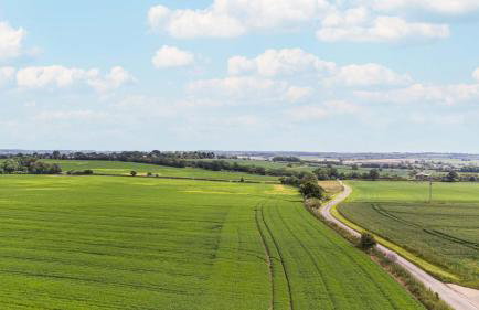 Grafton Fields near Silverstone - Photo 24