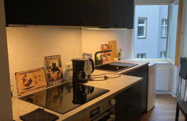 Stylish 2-room Apartment with Balcony Next to East Side Gallery - Foto 25
