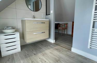 Plein centre Auray - Spacieux duplex T2 avec grande terrasse ensoleillée - Foto 25