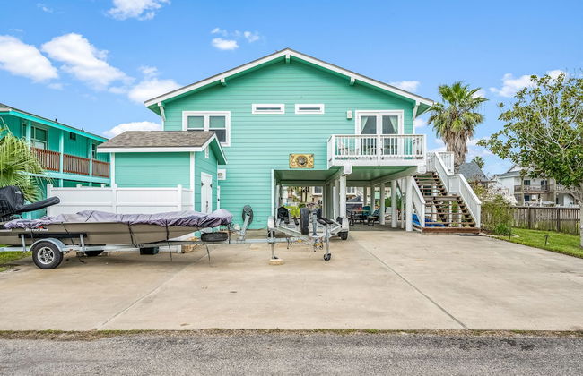 Bearfoot Bungalow by Miss Kitty’s - Photo 8