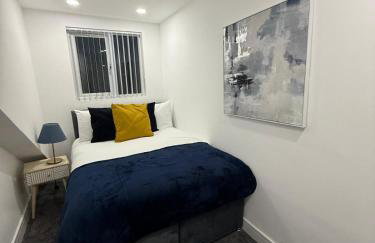 Spacious 4 Bed 4 Bath Stay with Free Parking - Foto 8