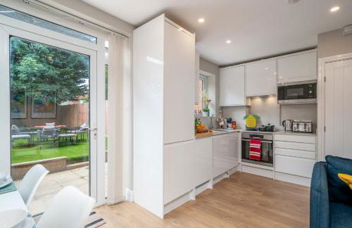 Edgeware Home 4 Bedroom House-Free Parking - Foto 17