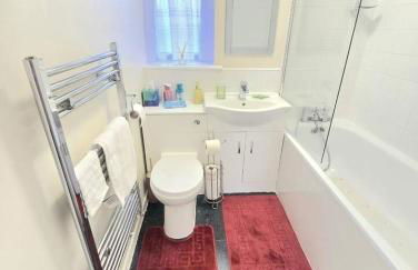 Spacious 3BR Home Hornchurch | Parking | Sleeps 5 - Foto 8
