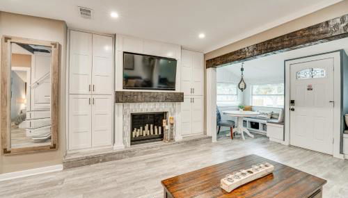 Family Home with Private Pool 24 Mi to Disney! - Foto 5