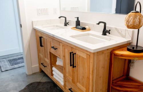 Luxury Barndo with Hot Tub, Indoor Sports Court, Private Acreage, and Near Notre Dame - Foto 10