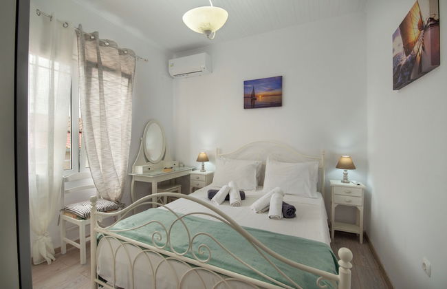 Loggos Seaview Cottage with Pool by Konnect - Photo 2