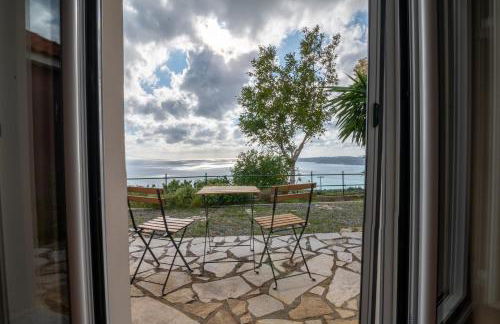 Lorraine's Cottage Style Studios, shared swimming pool and bbq only for guests at Simotata village - Photo 14