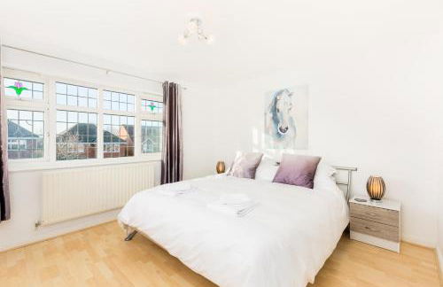 Drayton Manor House FREE parking - Photo 30