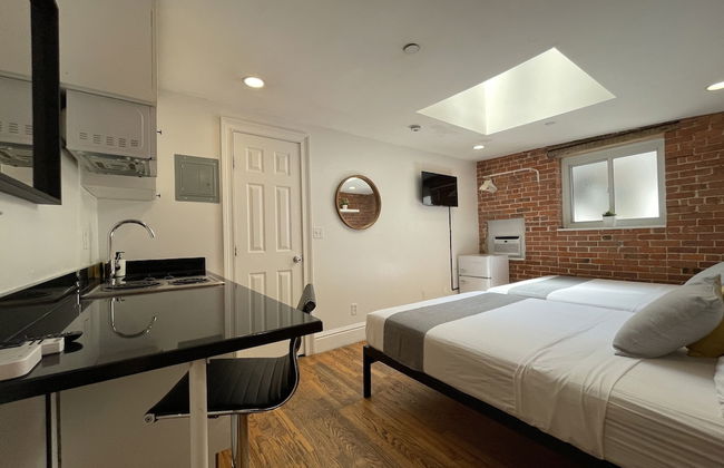 Hotel and the City-Midtown - Photo 46