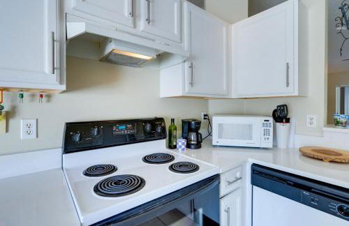 Bright Titusville Retreat with Lanai - WFH Friendly! - Foto 14