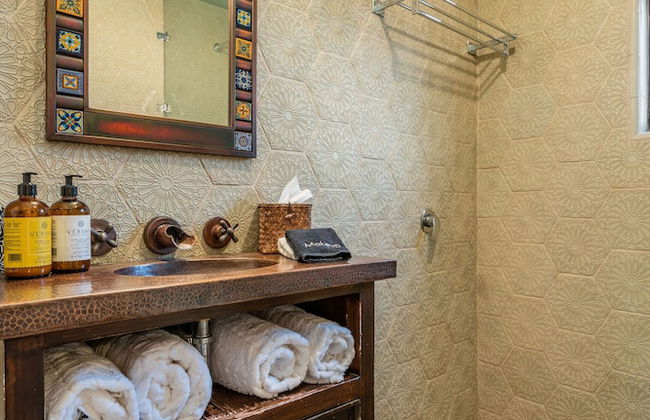 Casa Esperanza, 2BR Designer Charm + Rooftop Views - Foto 32