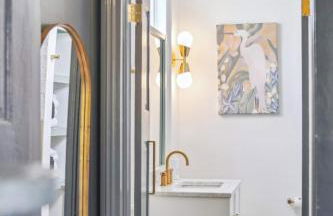 Beautiful Renovated Apartment One Block from King - Foto 8