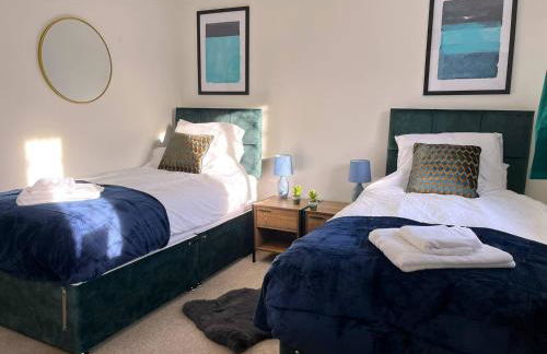 Restful Riverside Home - Foto 1