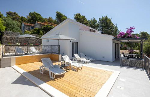 Villa Mala Smišna Poolside Paradise by the Sea - Photo 37