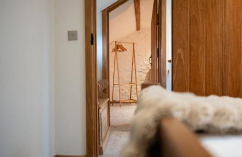 The Coach House - Beautiful Home in Cheltenham! - Photo 123