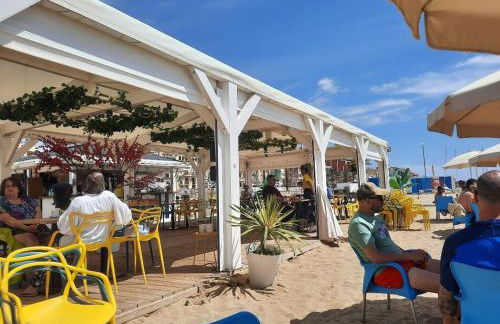 Apartment with pool near the beach and Barcelona by train - Photo 10