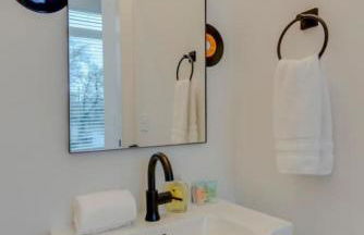 Jazz Junction 2 Bedroom and Kitchen 7 Mins to Broadway - Foto 9