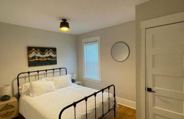 Trendy and Stylish 3BR Uptown Duplex - Foto 15