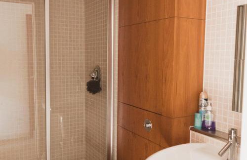 Lovely 2-Bed Flat Glasgow Harbour FREE parking - Pass the Keys - Foto 23