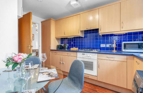 Modern 2 bedroom apartment in City Centre - Photo 9