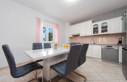 Holiday House Laetitia with pool - Foto 35