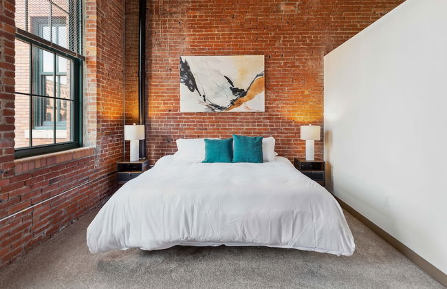 Historic Loft Retreat With Pool - Foto 36