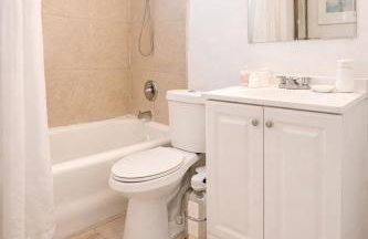 Artful 4BR Family Retreat - Photo 29