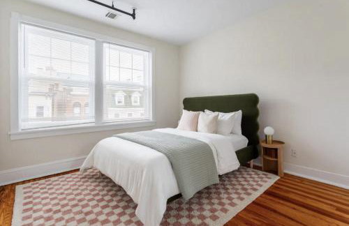 Fun & Funky 2BR in Downtown Princeton - Photo 4