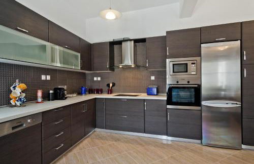 Hermes' Getaway - Photo 9