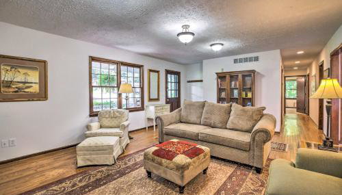 Quiet Home with Fire Pit - 1 Mi to Downtown Acworth! - Foto 5