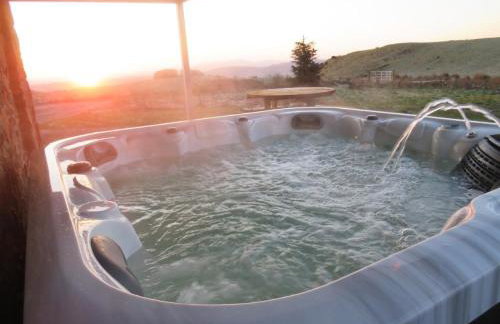 Cot Cottage - Panoramic Views & Hot Tub! - Foto 9