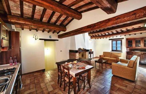 2 Bedroom Nice Apartment In Sant'angelo In Vado - Foto 3