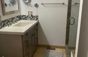 GREAT LOCATION! Beautiful city views! - Foto 23